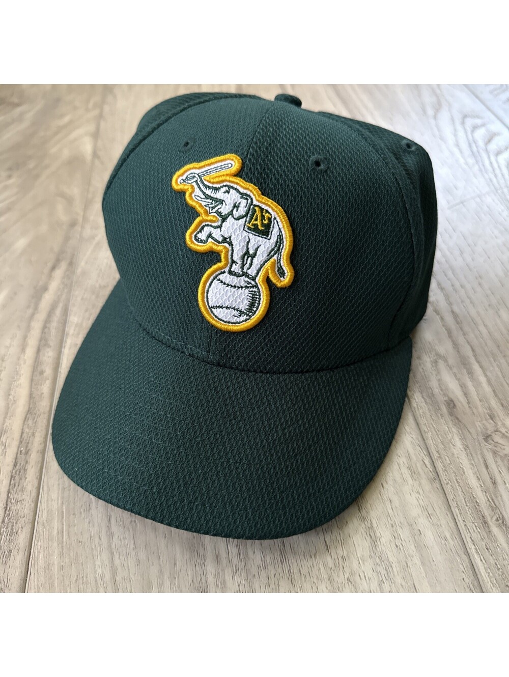 Oakland Athletics New Era Green Size 7 5/8 Officially Licensed Hat  Stomper